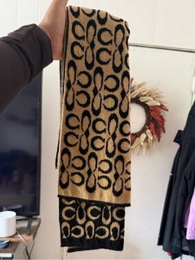 Coach Monogram Pattern Tan and Black Scarf